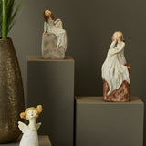 Pige på sten - 2 forskellige størrelser